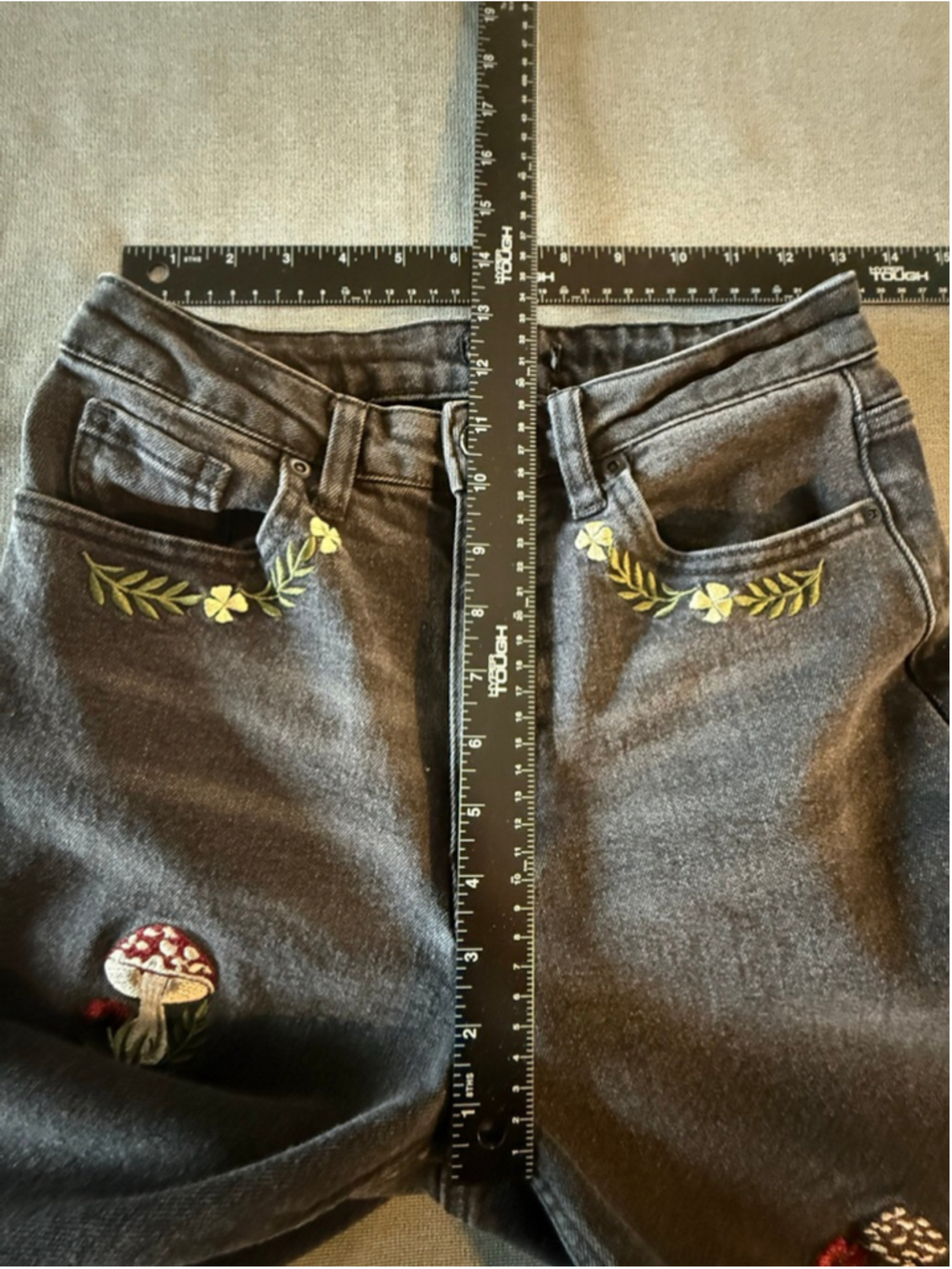 Mushroom & Forest Creature Embroidered Mom Jeans Hot Topic sz 2 - Picture 16 of 16